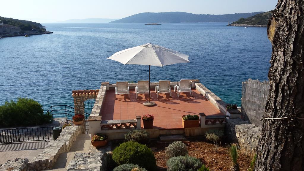 Villa Sol Vinisce Exterior photo