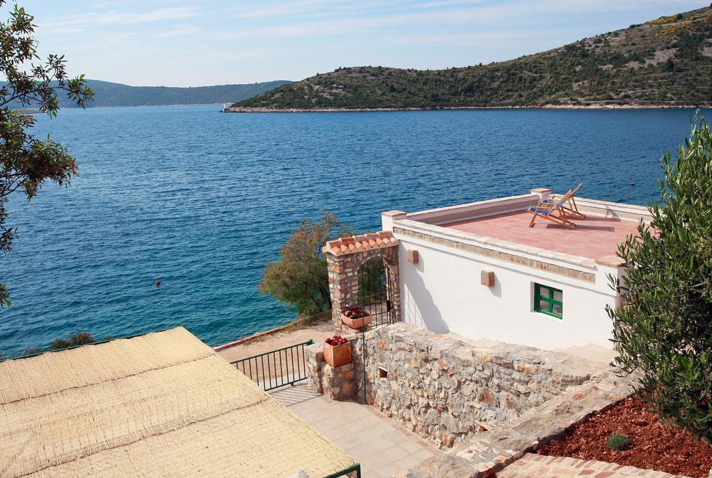 Villa Sol Vinisce Exterior photo
